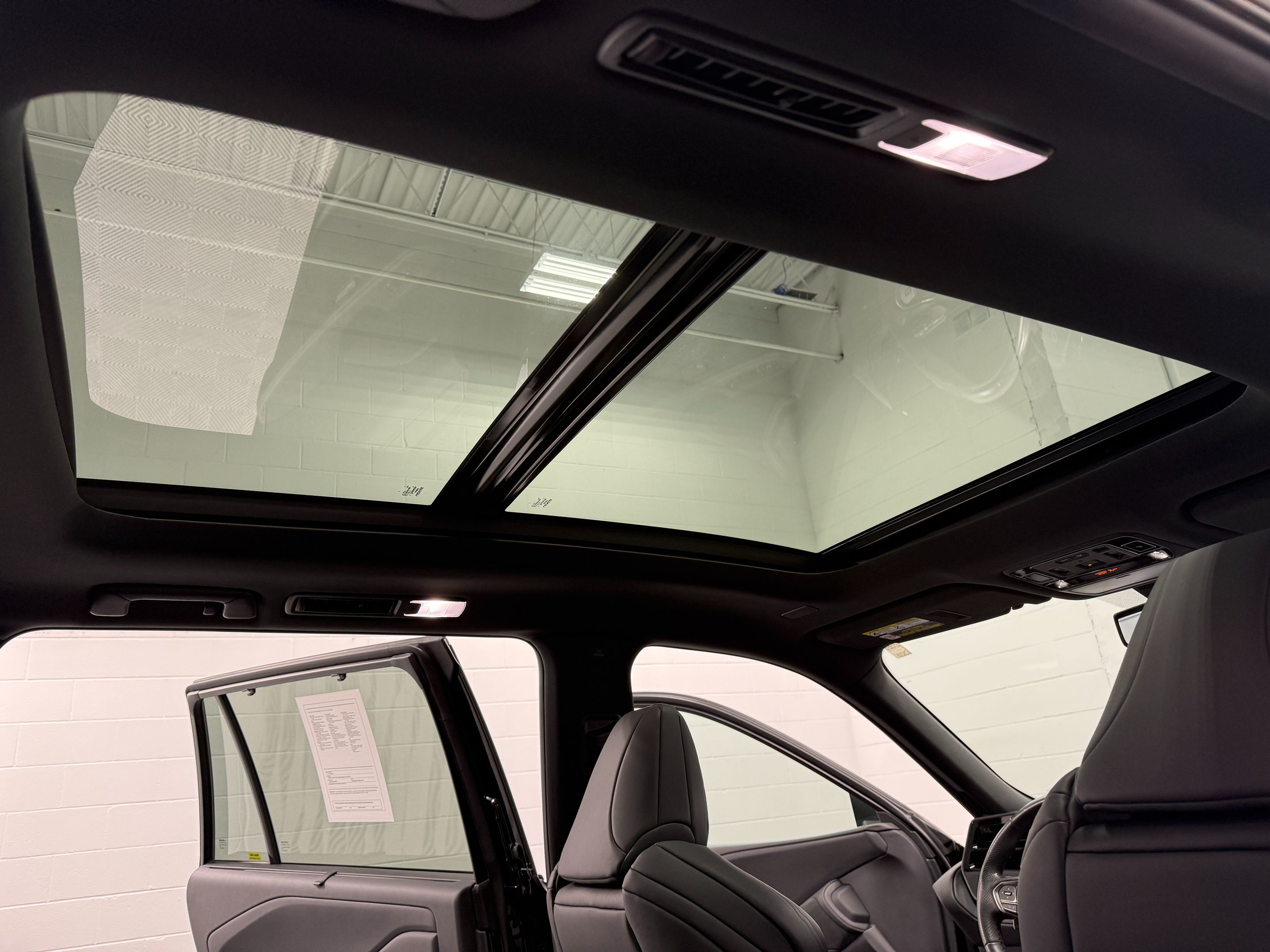 Lexus TX photo 35