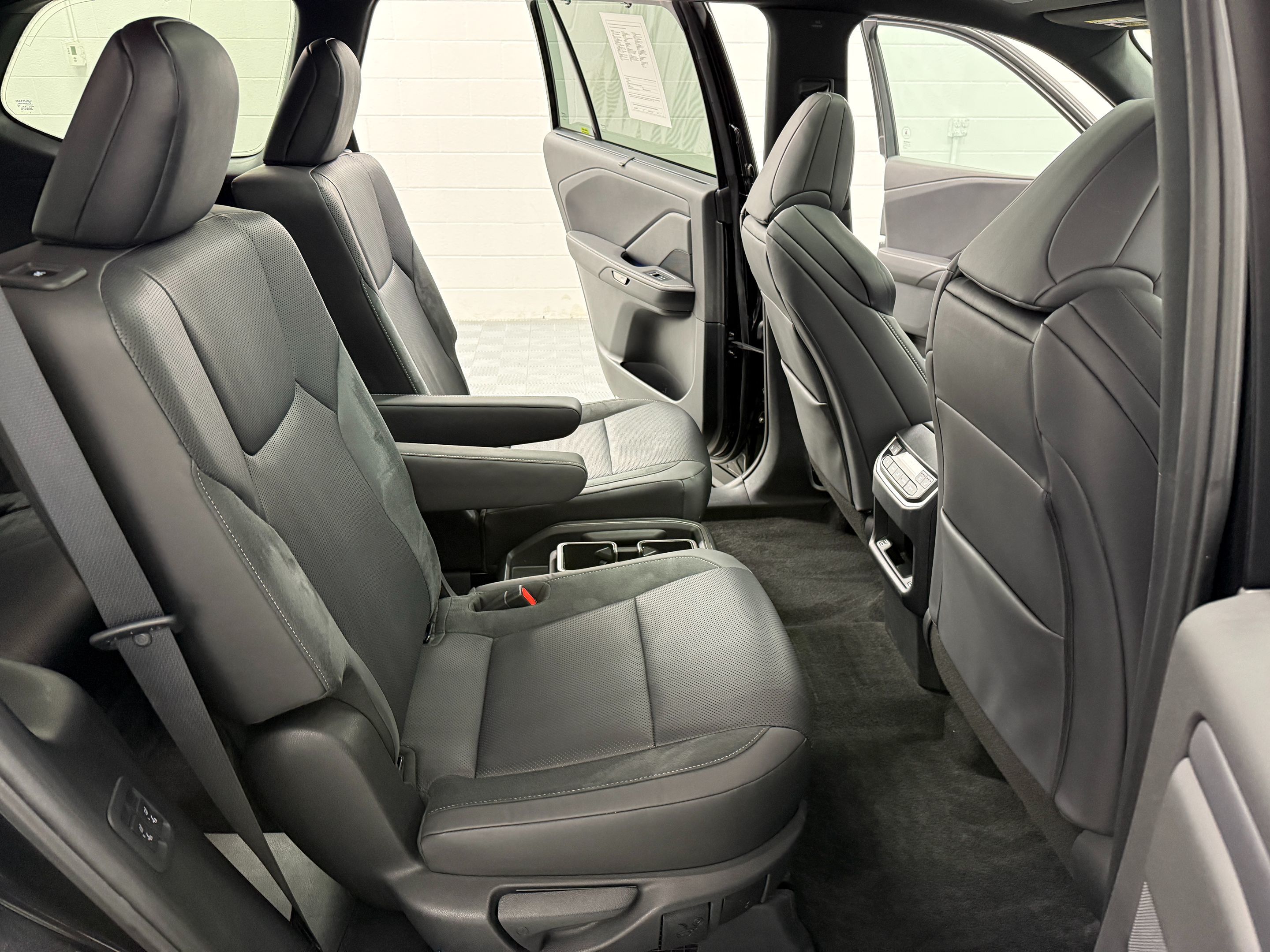 Lexus TX photo 15