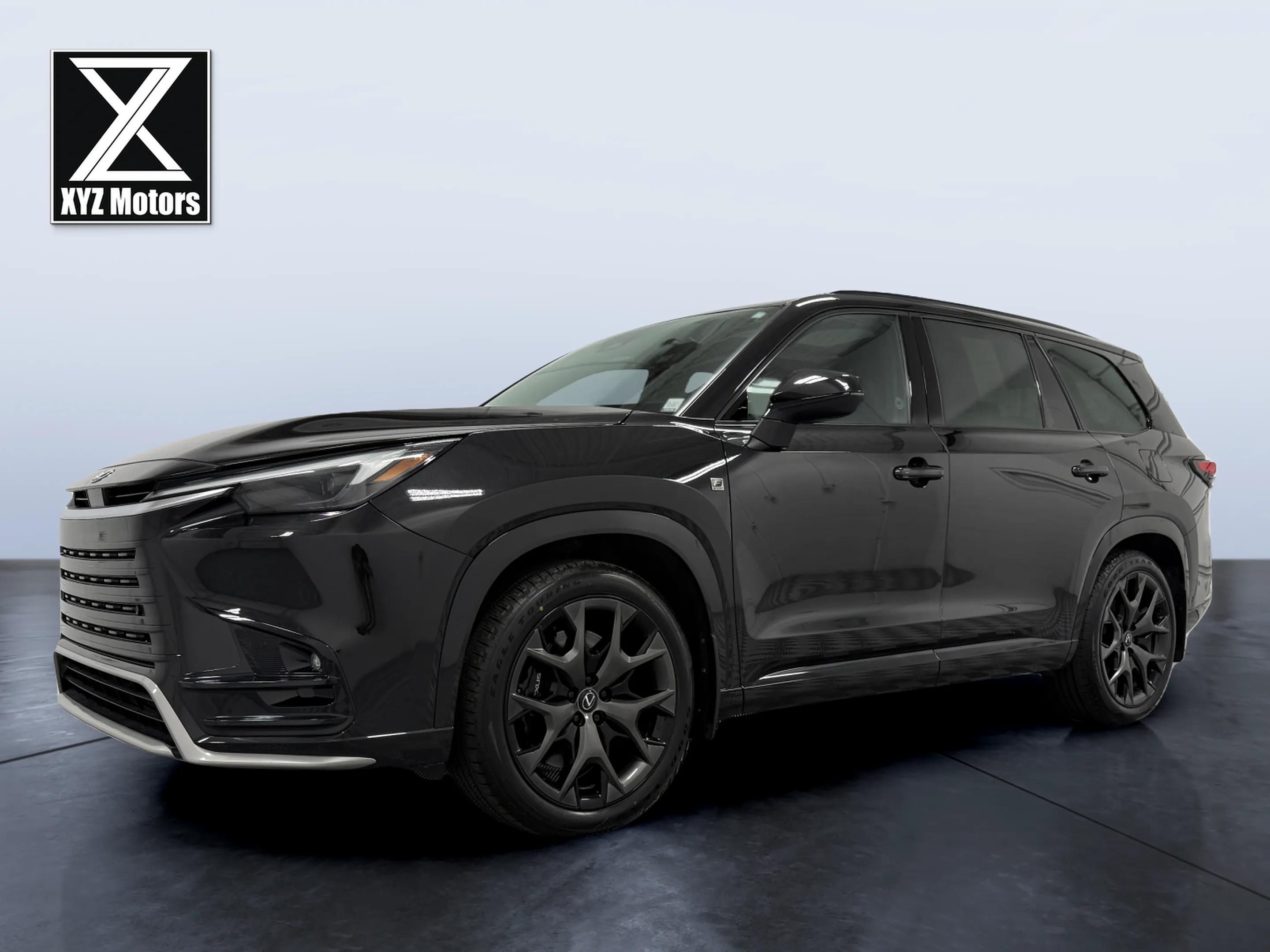 Lexus TX photo 2