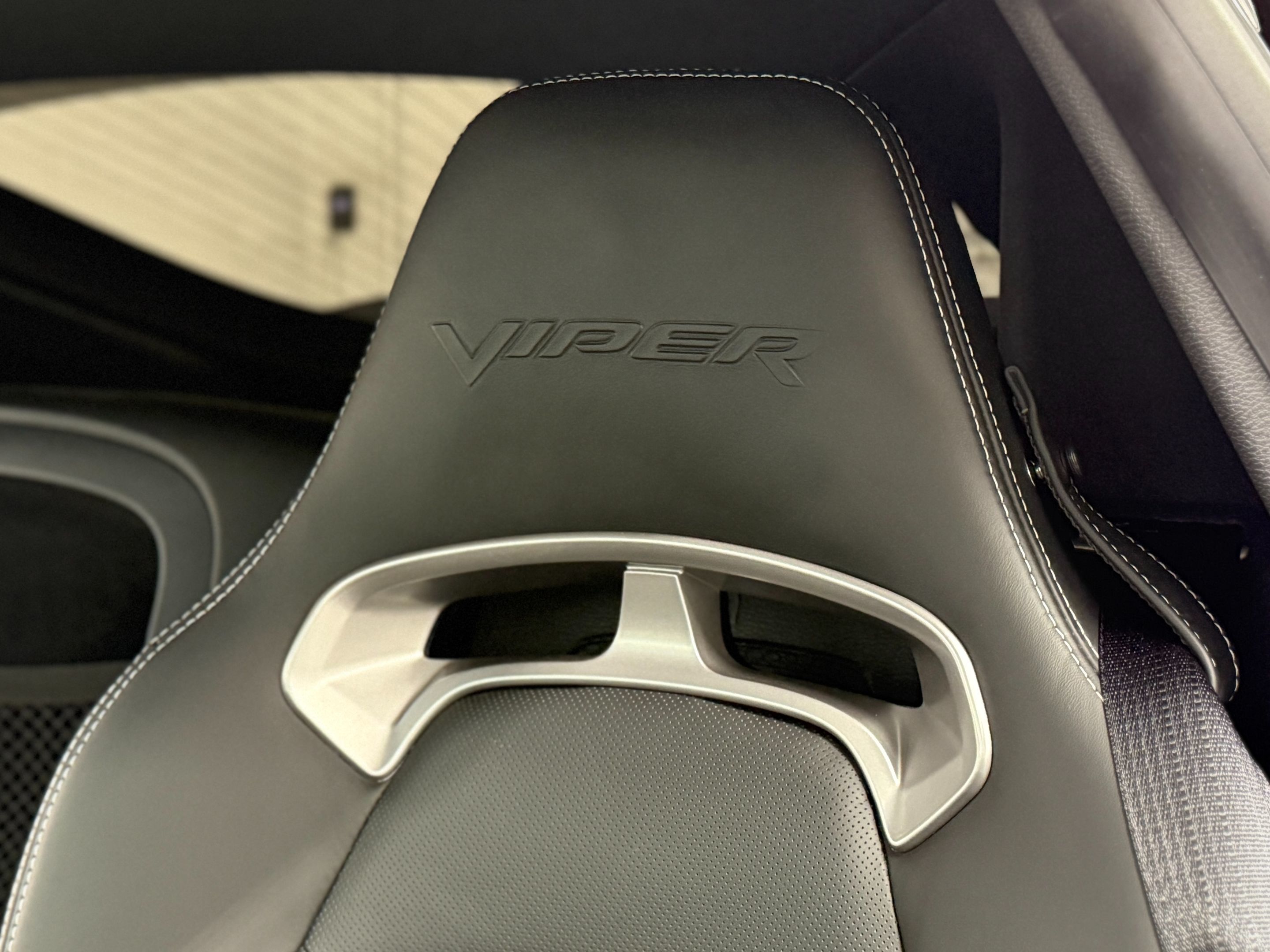 Dodge Viper photo 19