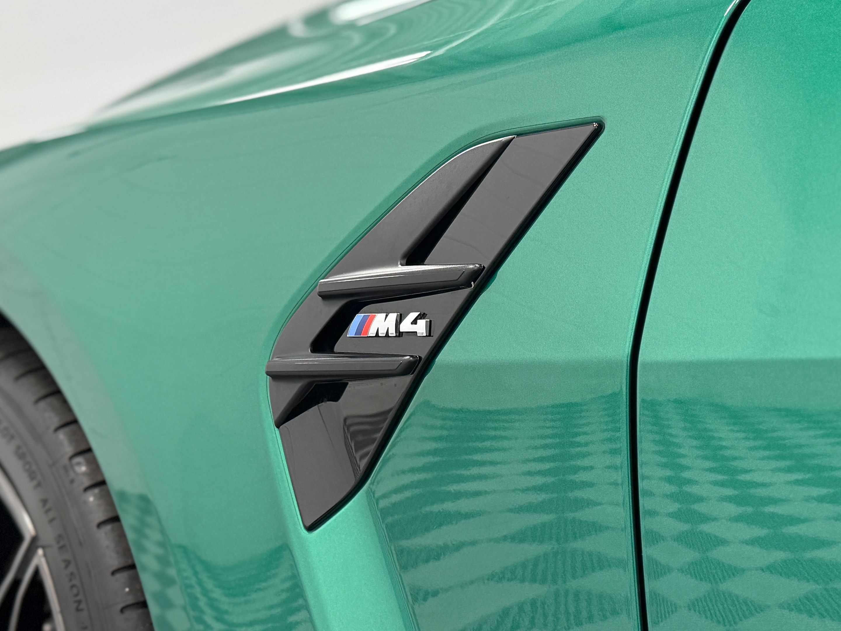 BMW M4 photo 9