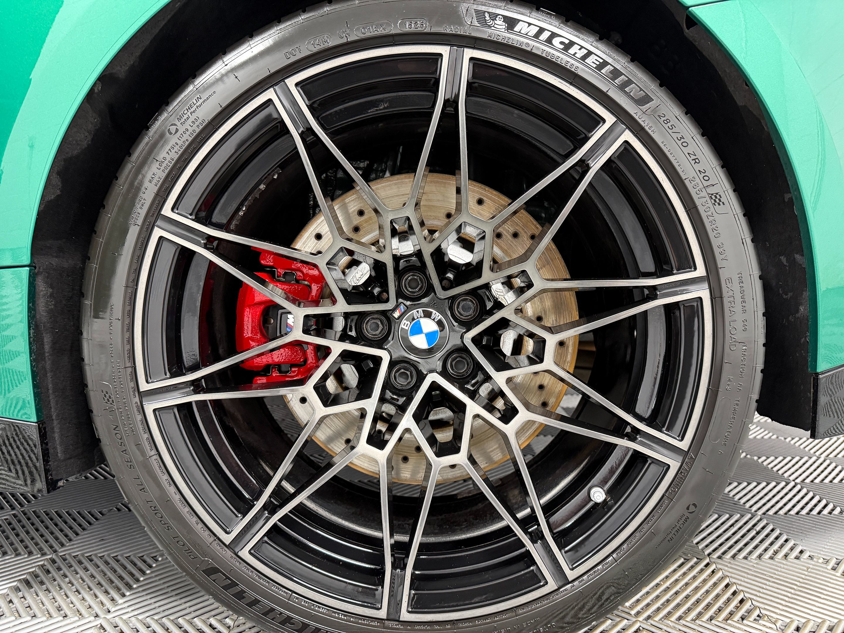 BMW M4 photo 41