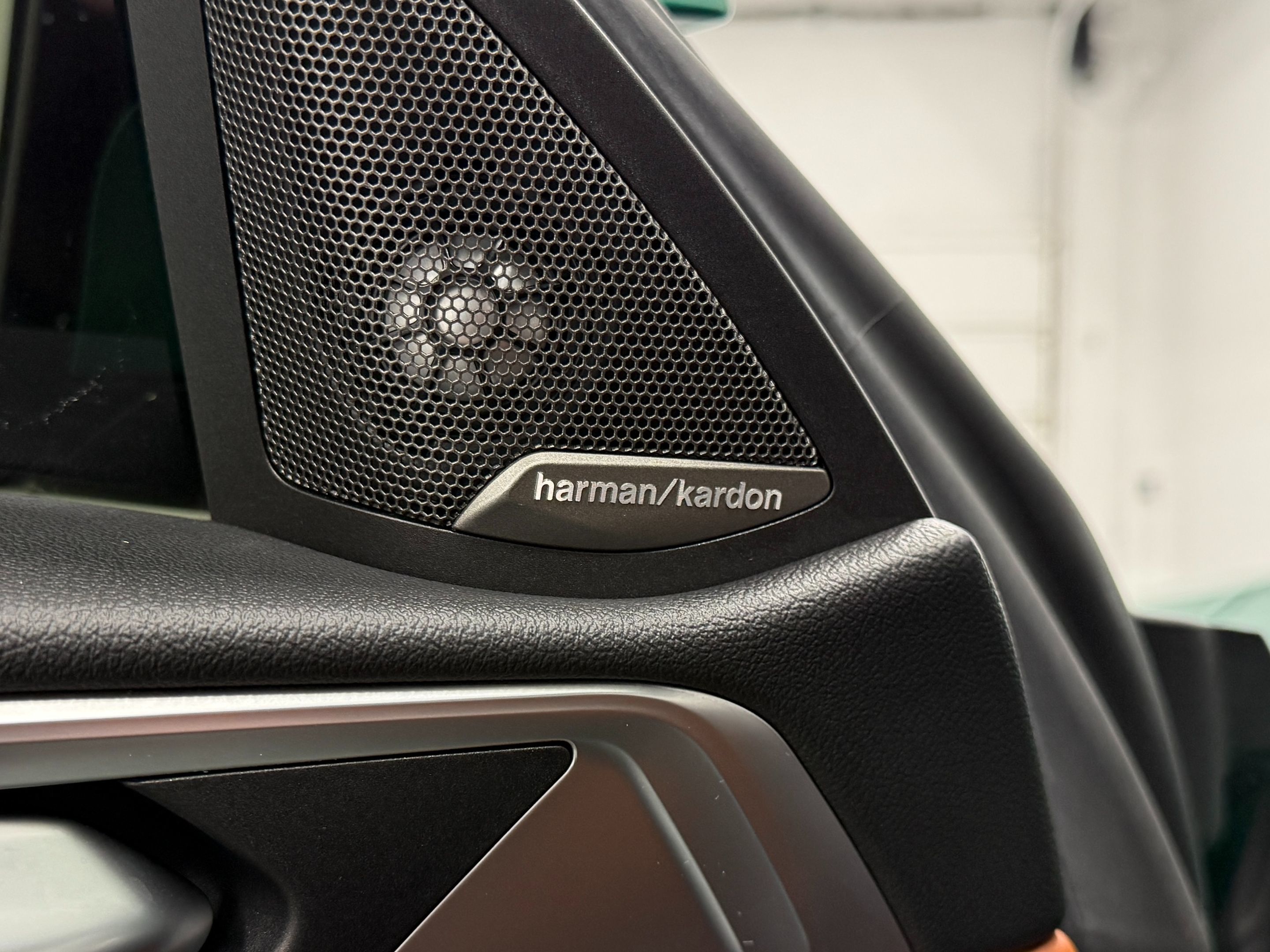 BMW M4 photo 15