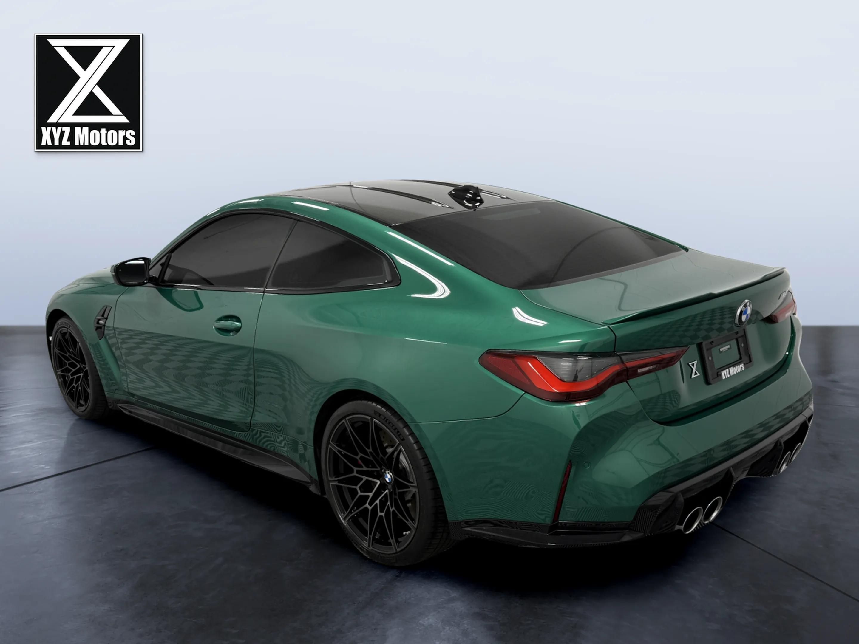 BMW M4 photo 4