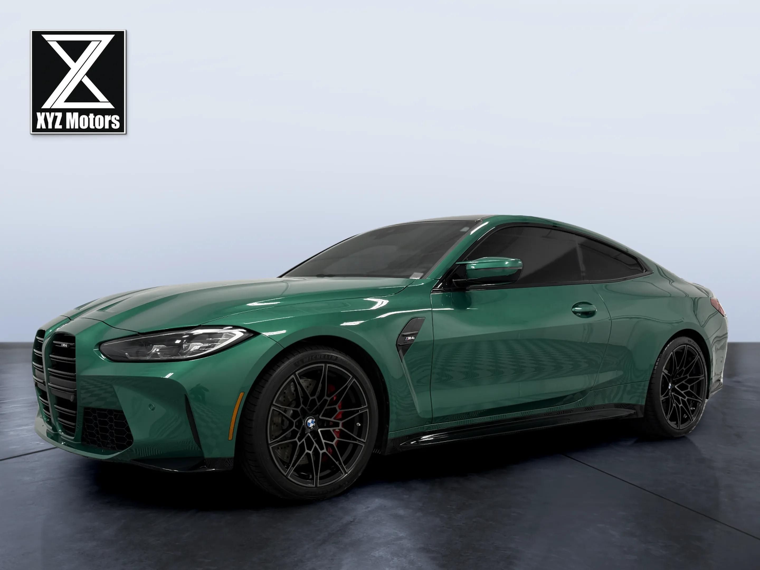 BMW M4 photo 2