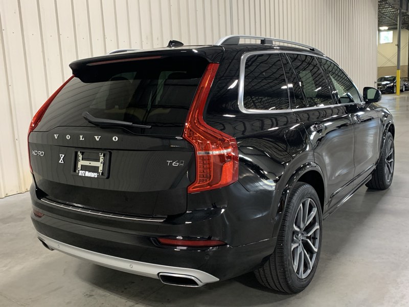Sold 2017 Volvo XC90 T6 Momentum in Grand Rapids