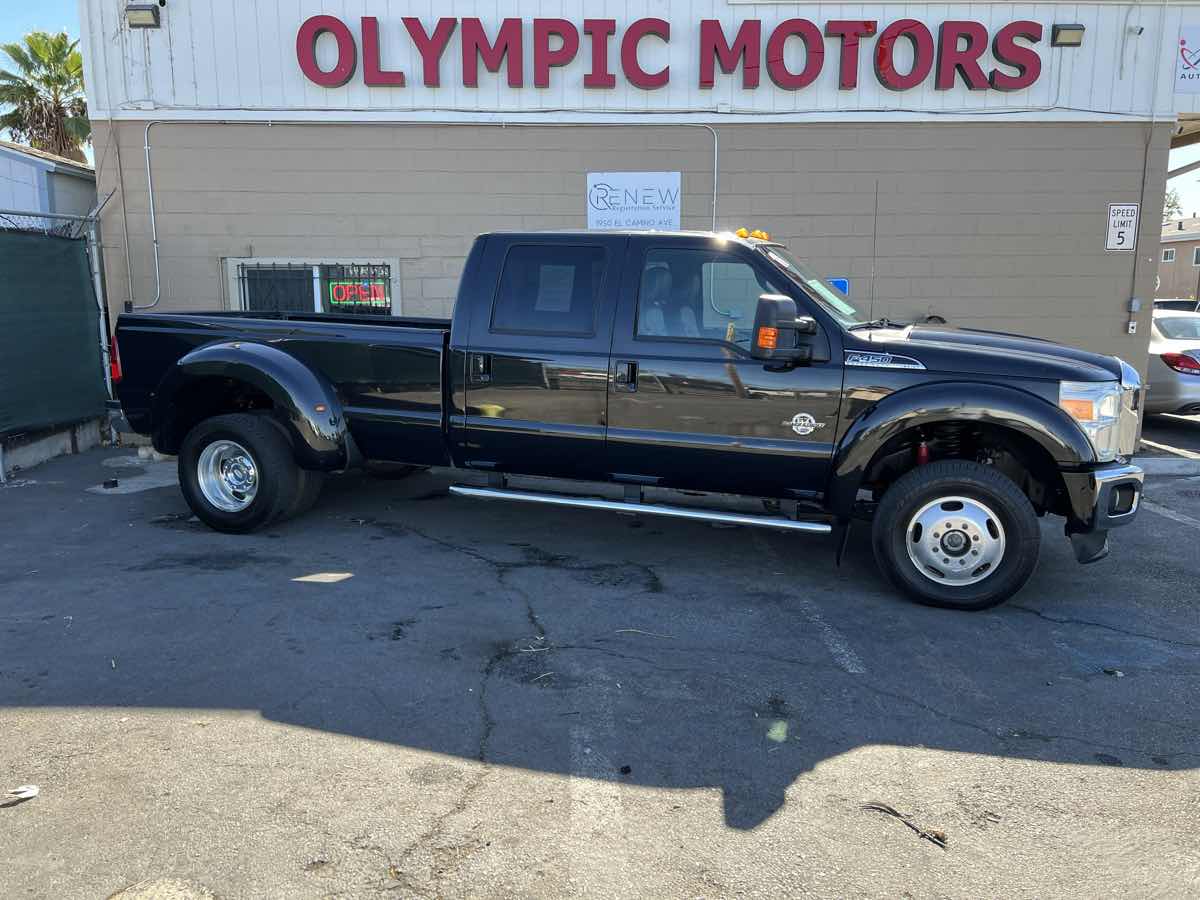 2011 Ford Super Duty F-450 DRW Lariat