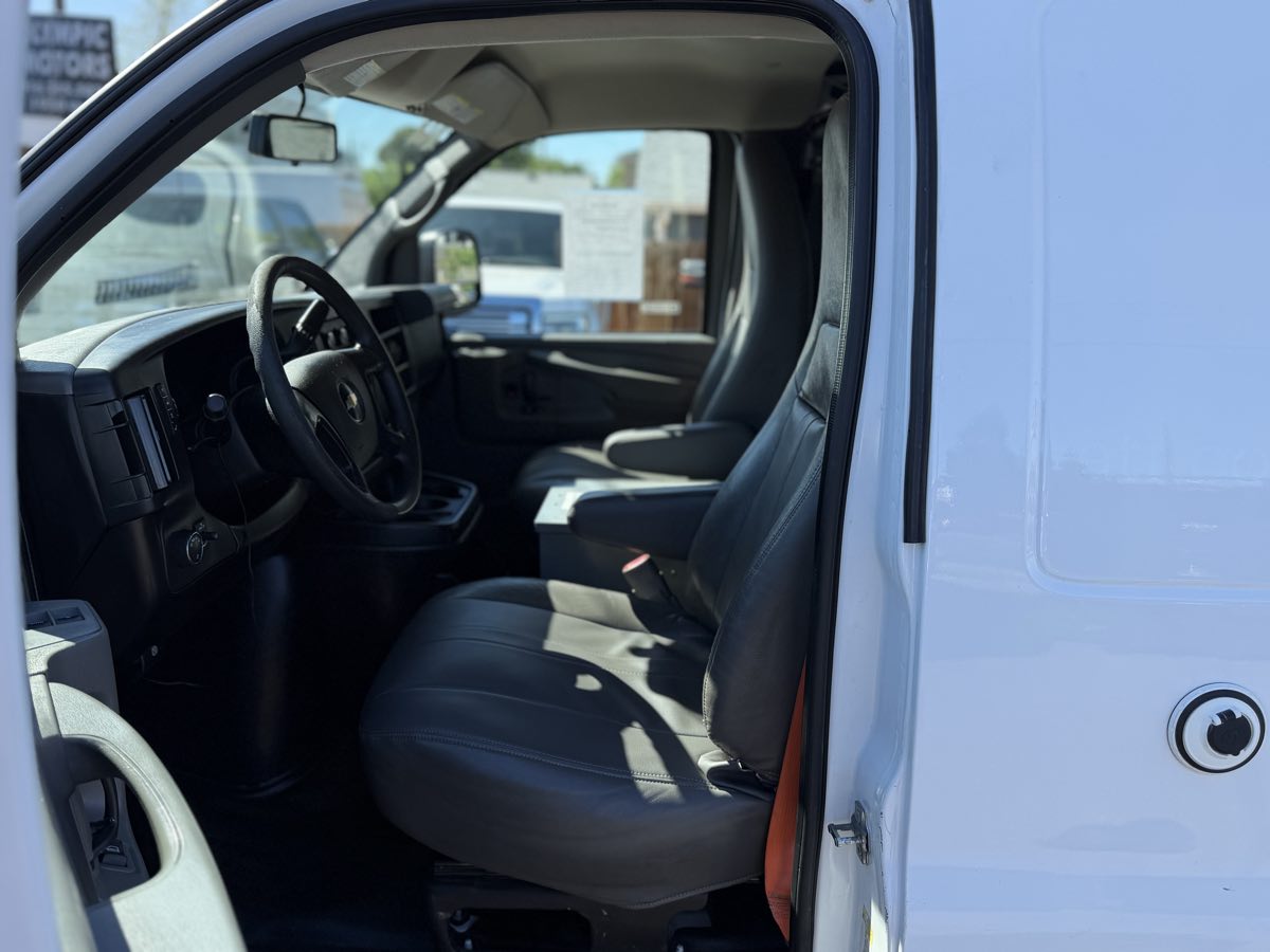 2014 Chevrolet Express Cargo Work Van - Photo 8