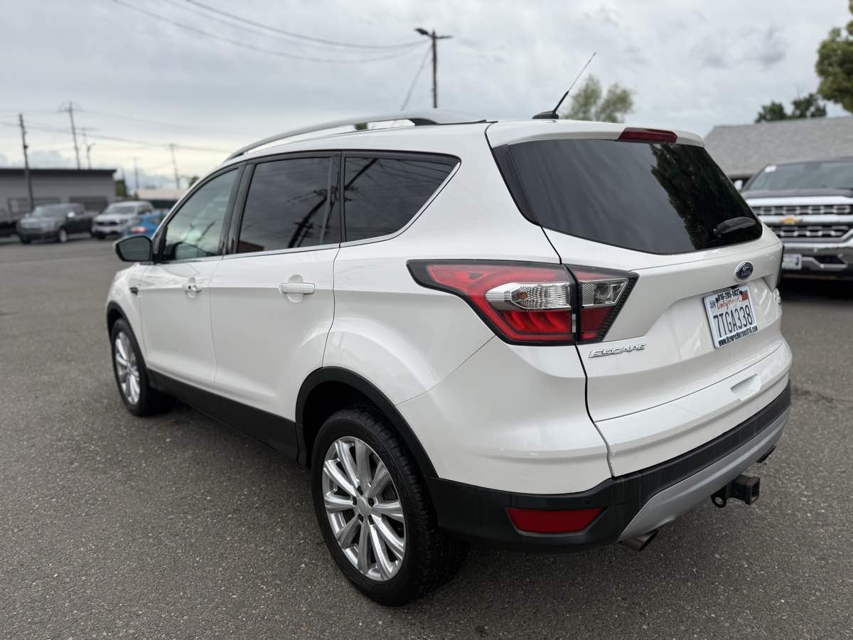 2017 Ford Escape Titanium - Photo 2