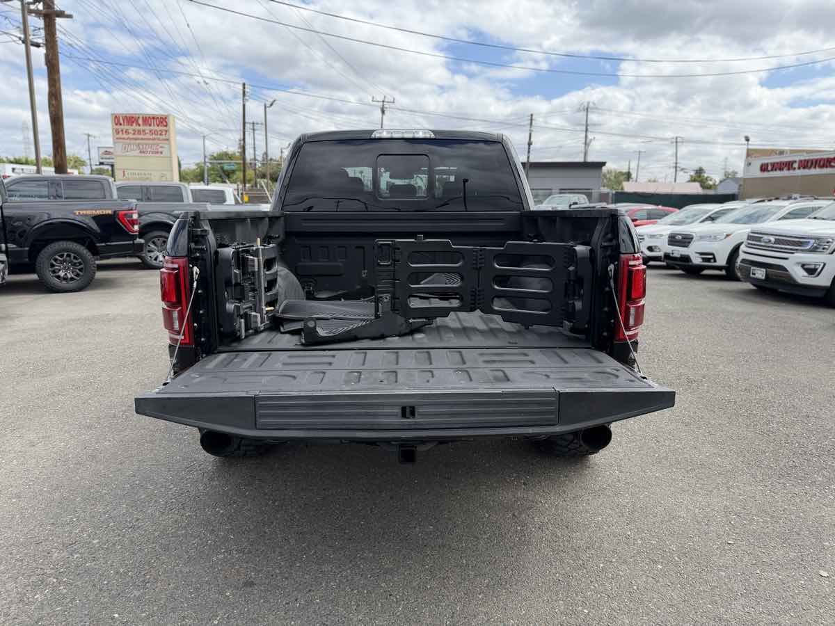 Ford F-150 photo 4