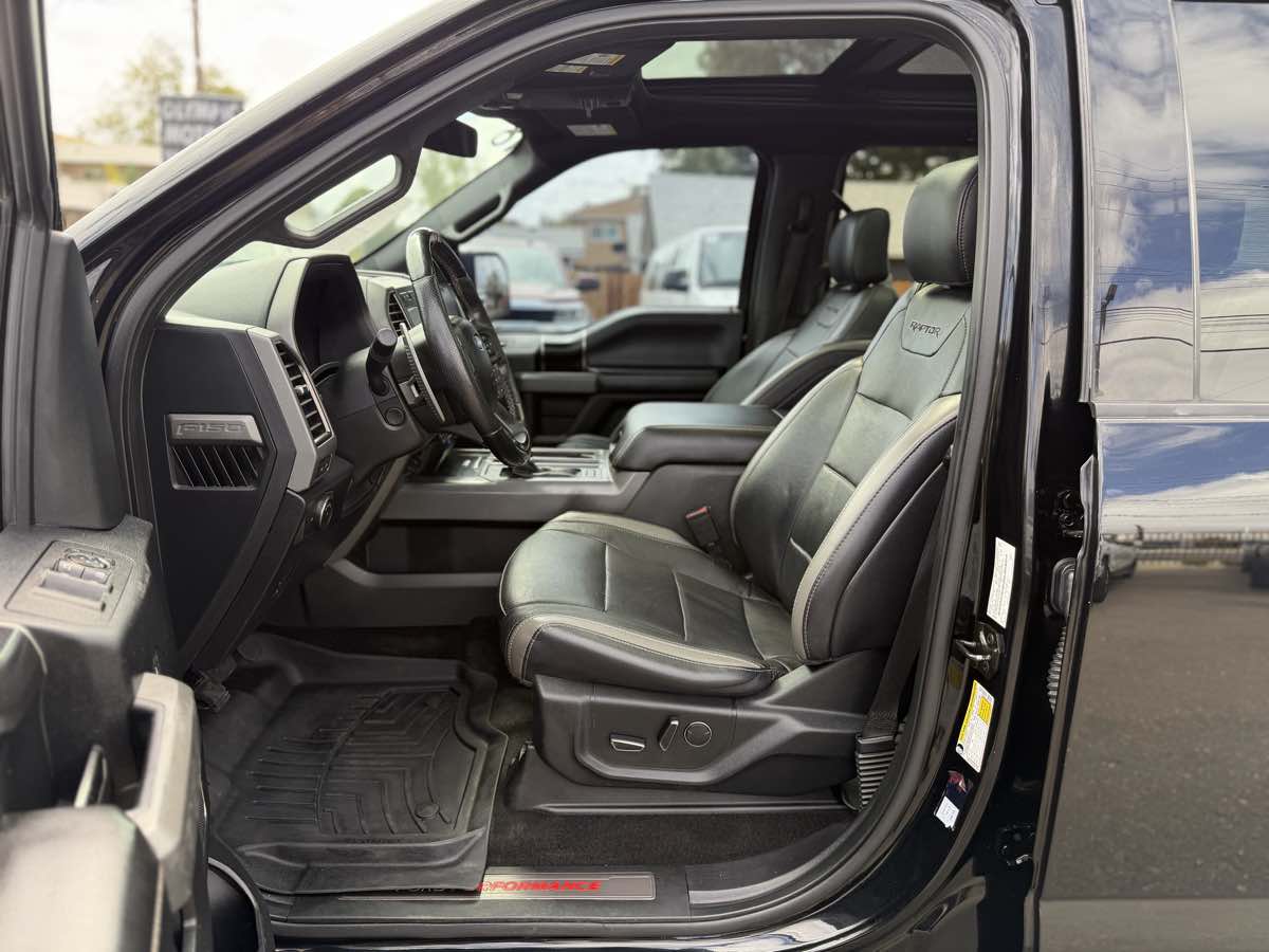 Ford F-150 photo 9