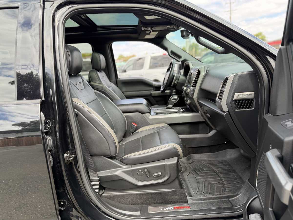 Ford F-150 photo 11
