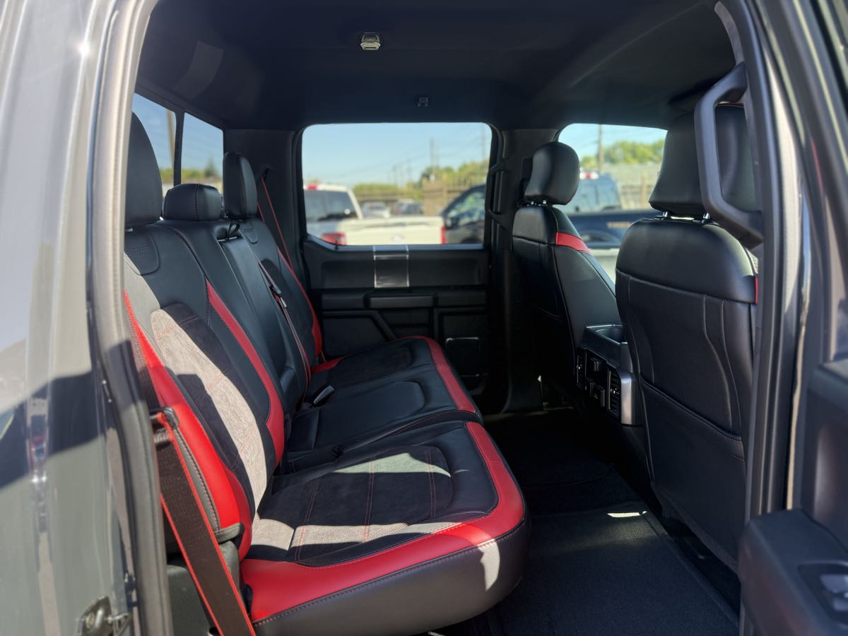 Ford F-150 photo 12