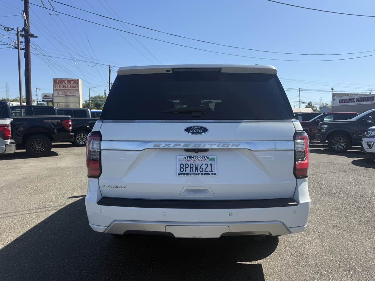 Ford Expedition photo 3