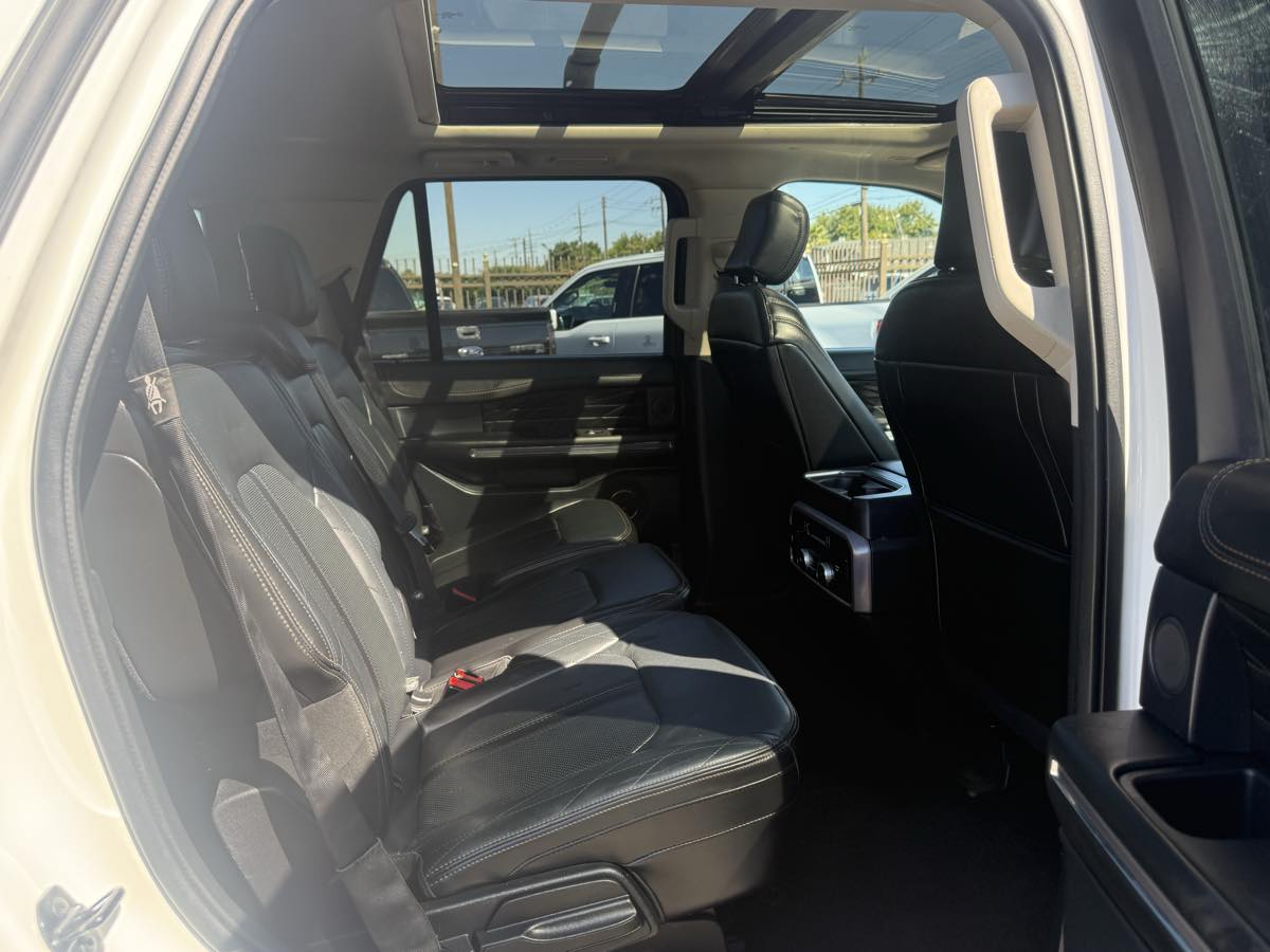 Ford Expedition photo 13