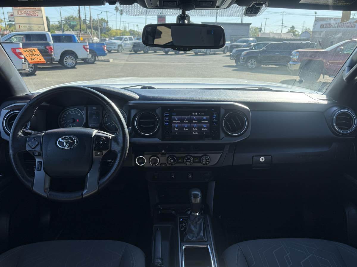Toyota Tacoma photo 8