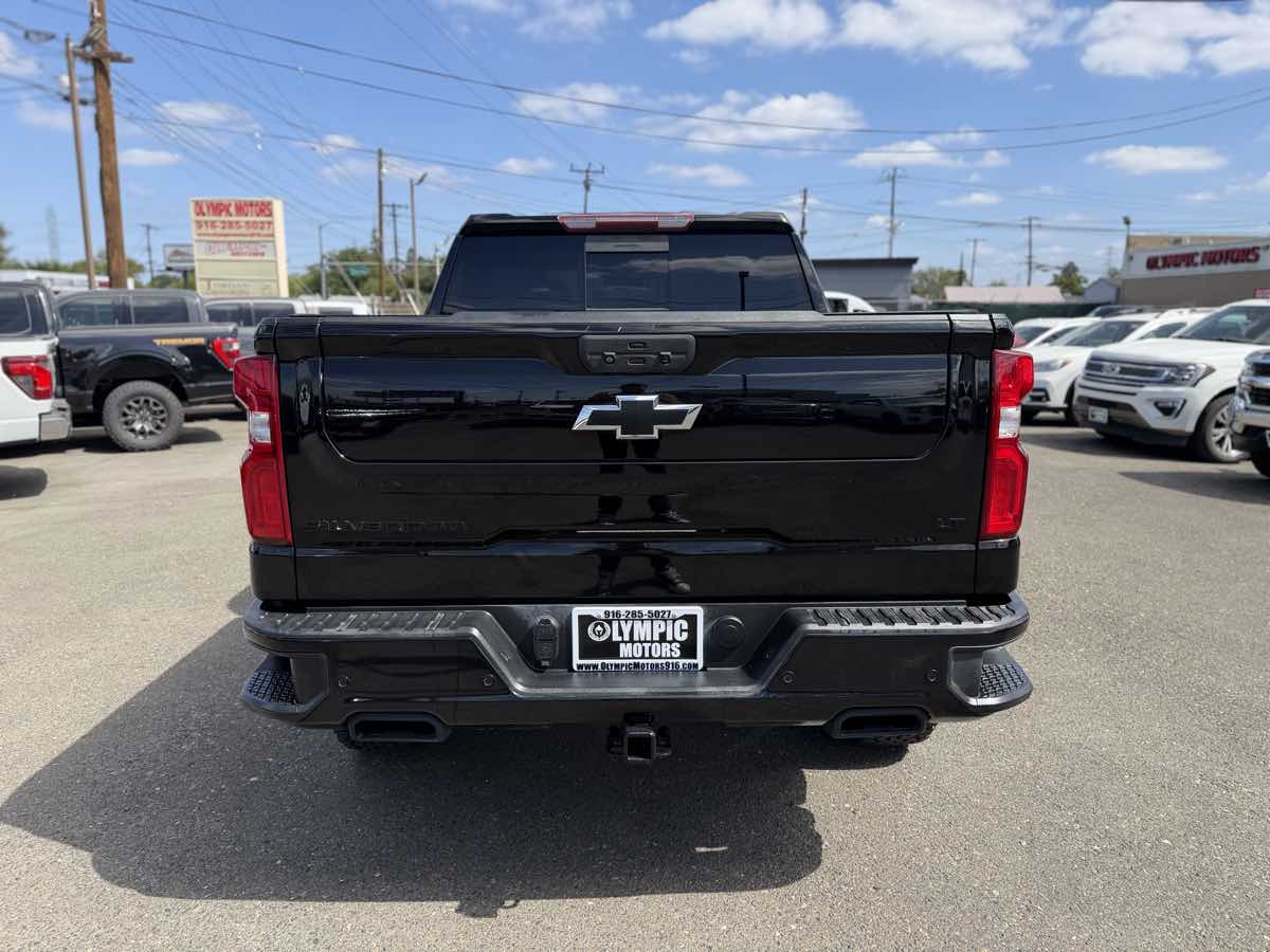 Chevrolet Silverado photo 3