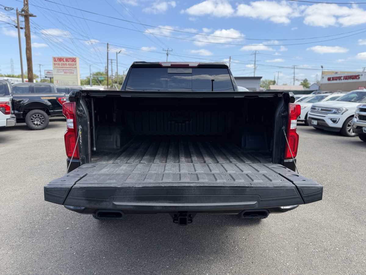 Chevrolet Silverado photo 4