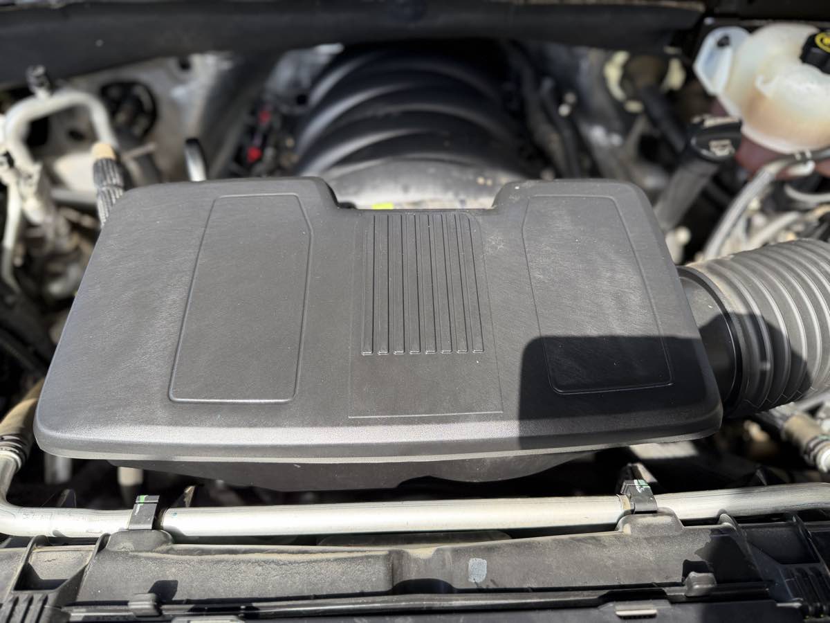 Chevrolet Silverado photo 13