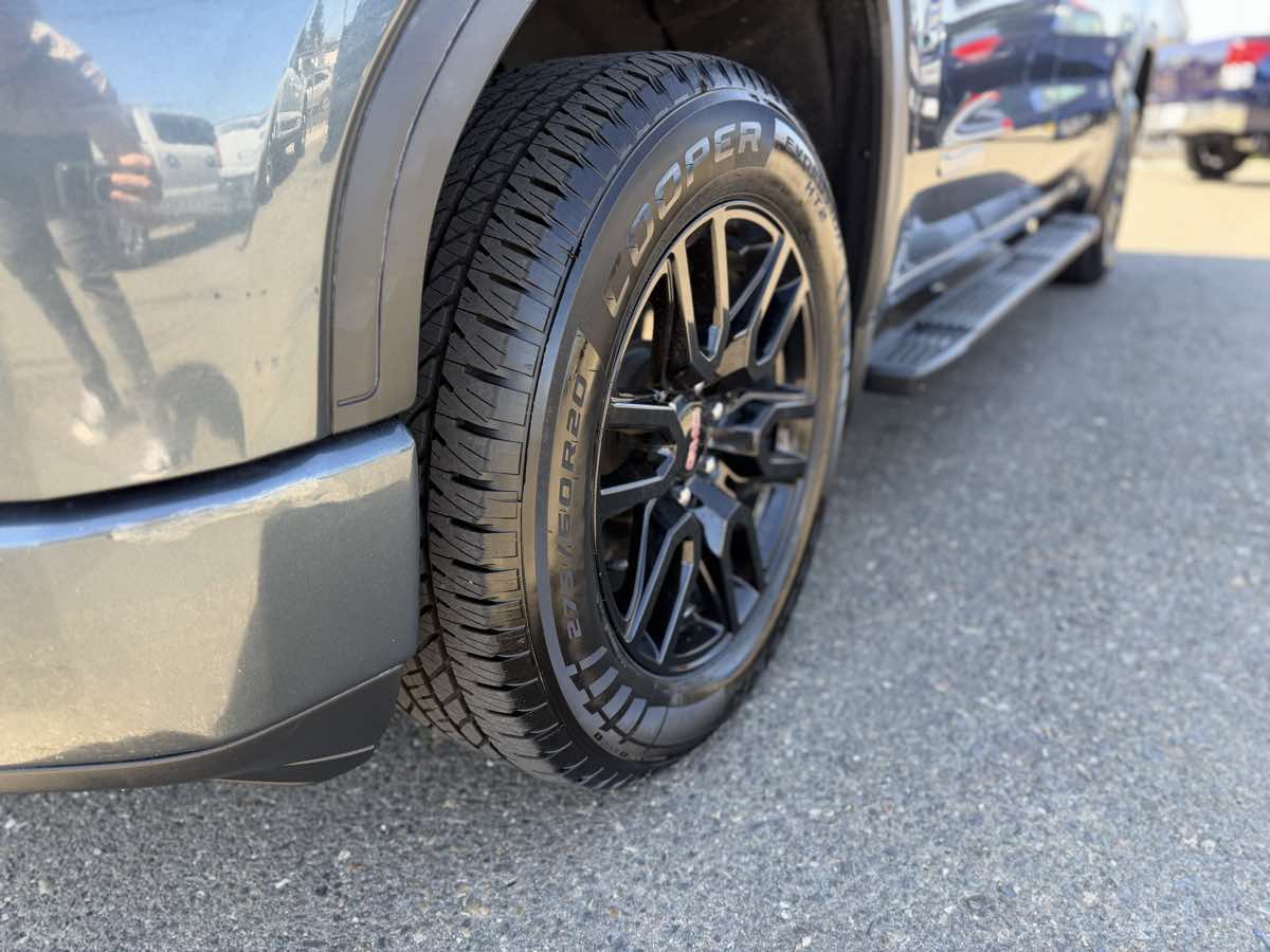 GMC Sierra photo 14