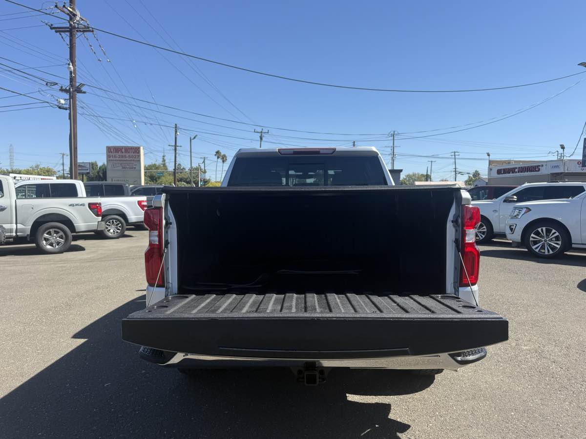 Chevrolet Silverado photo 4