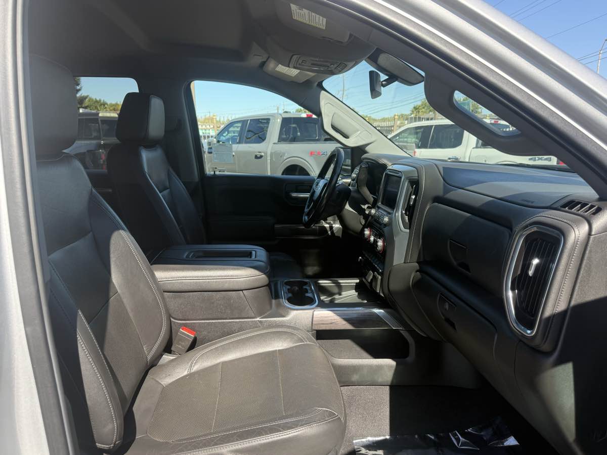 Chevrolet Silverado photo 11