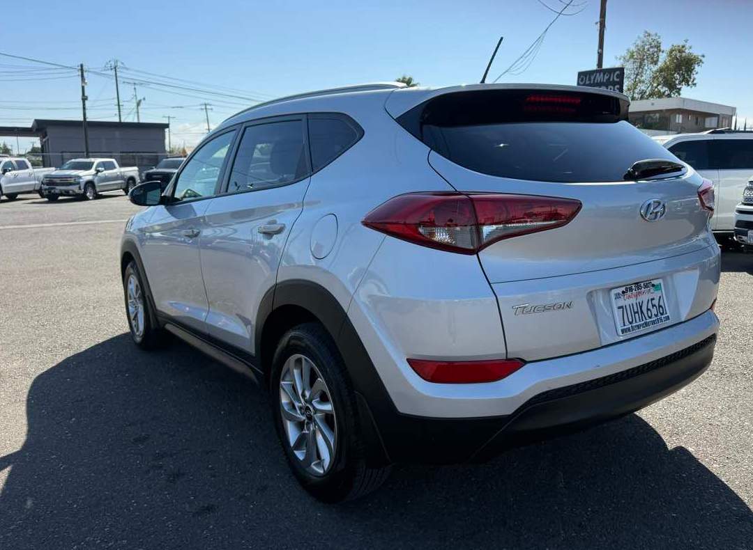 Hyundai Tucson photo 2