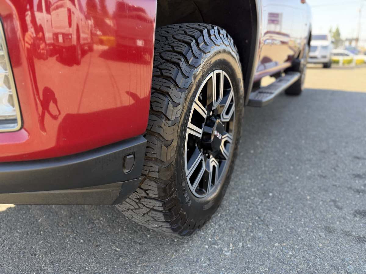 GMC Sierra photo 13