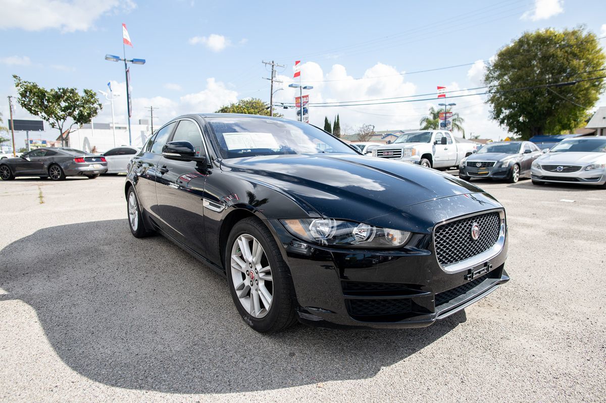 2018 Jaguar XE 25t Premium