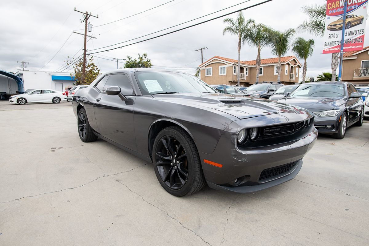 2017 Dodge Challenger SXT