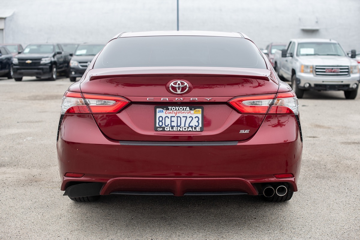 2018 Toyota Camry LE photo 4