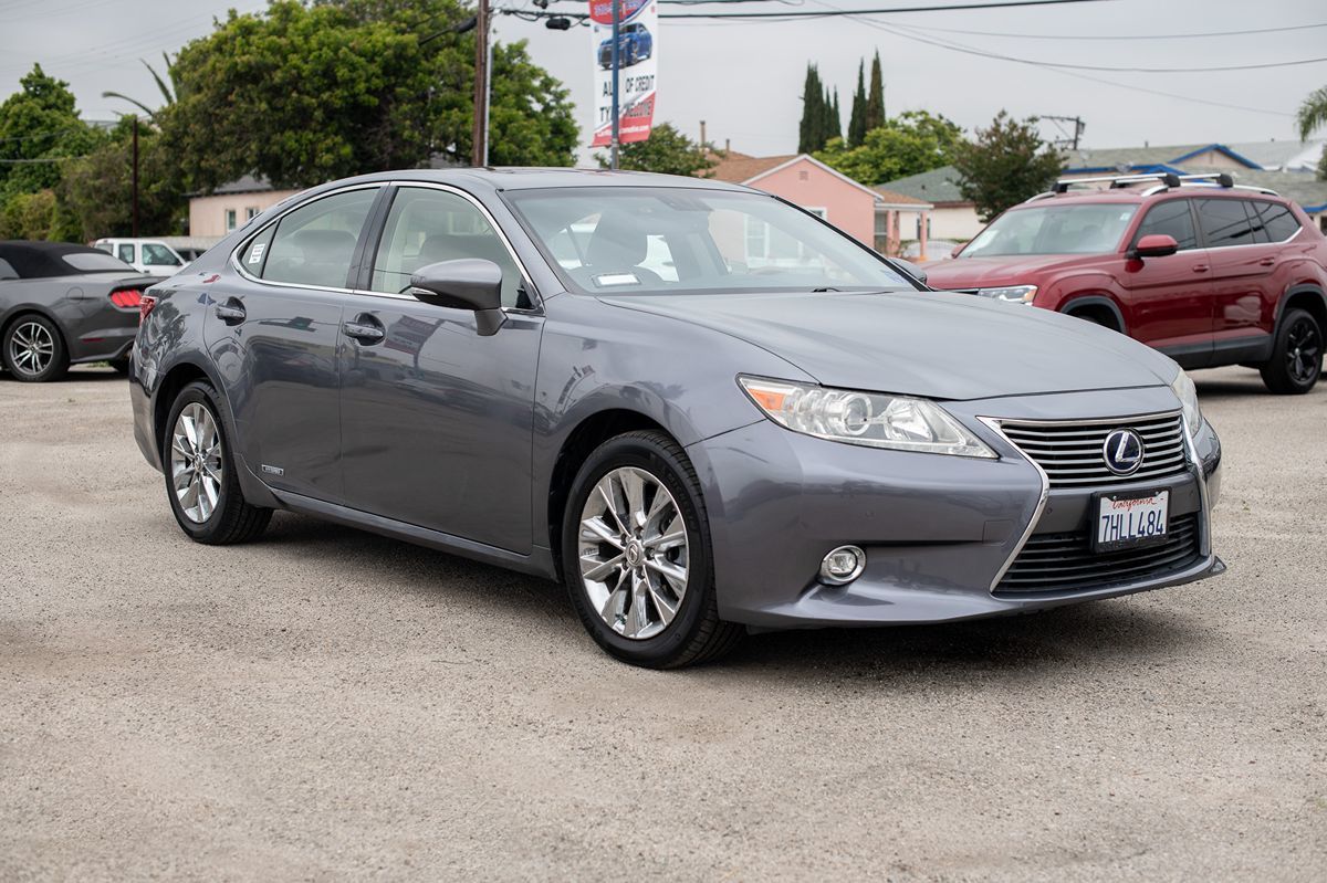 Sold 2014 Lexus ES 300h Hybrid in Hawthorne