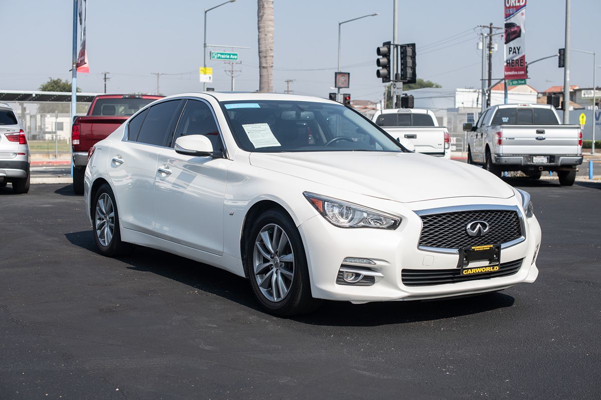 2015 INFINITI Q50 Premium