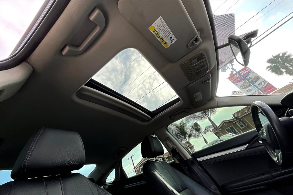 2018 Honda Civic EX-L - Photo 22