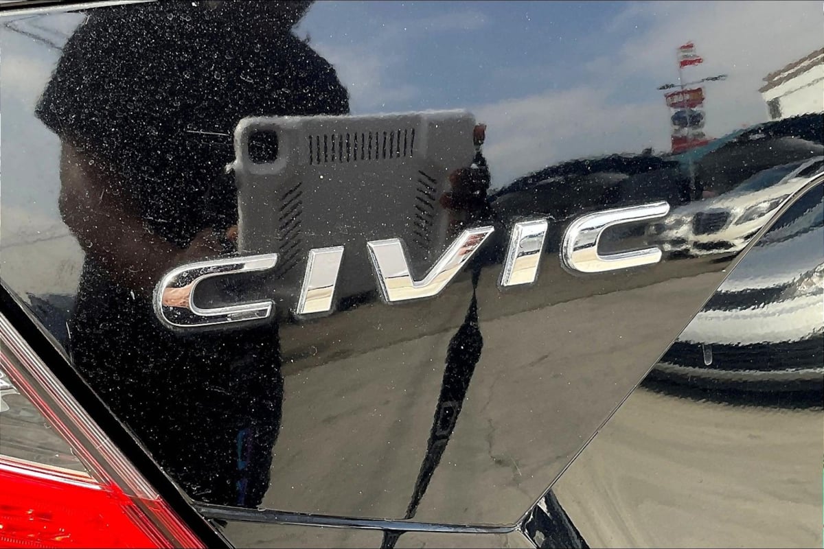 2018 Honda Civic EX-L - Photo 8