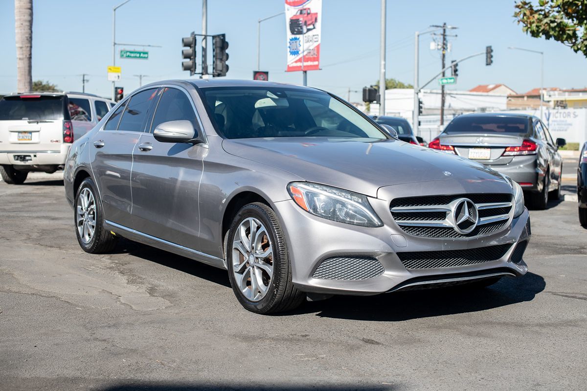 2015 Mercedes-Benz C 300 Luxury Sedan