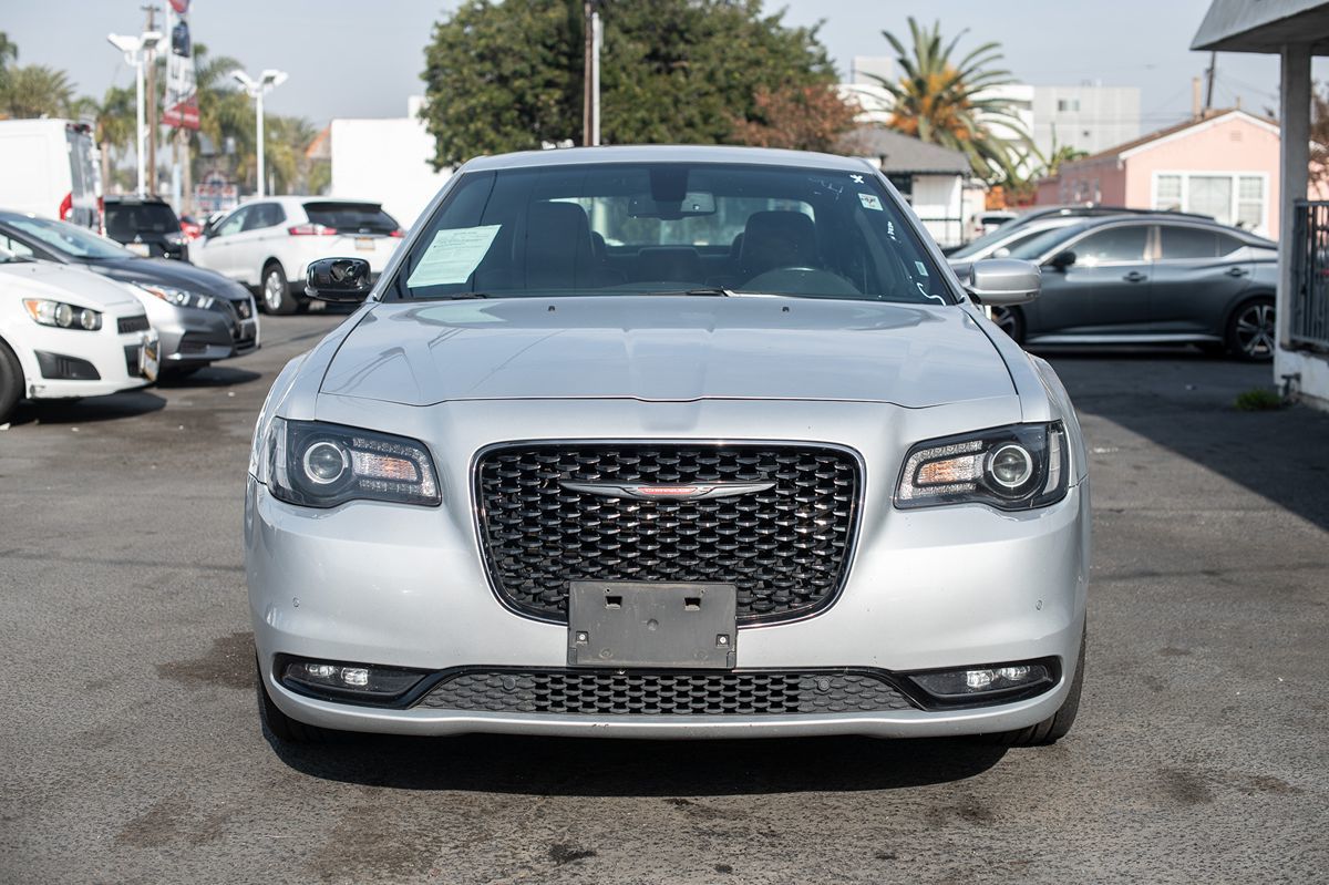 2022 Chrysler 300 photo 2