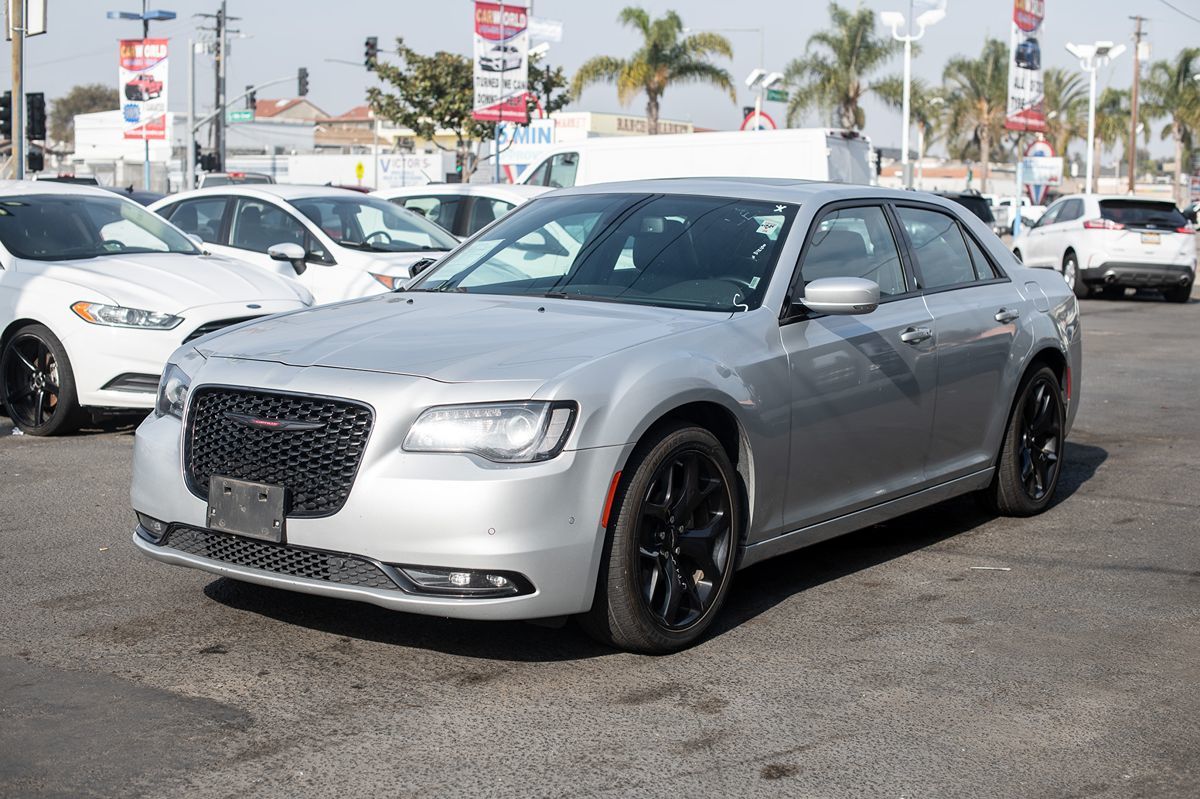 2022 Chrysler 300 photo 3
