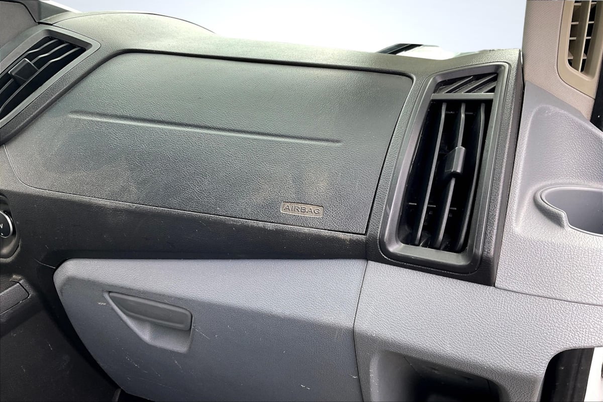 Ford Transit photo 17