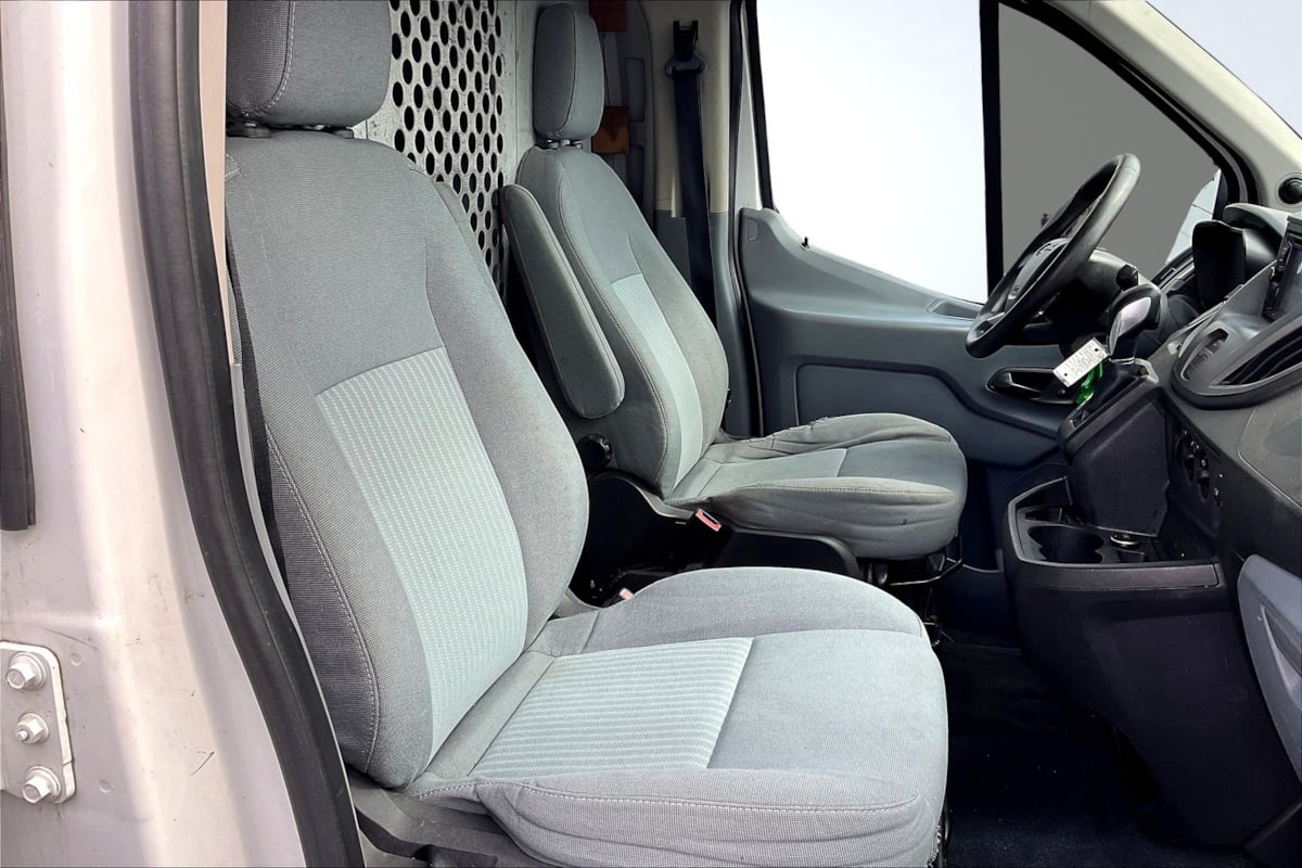 Ford Transit photo 7