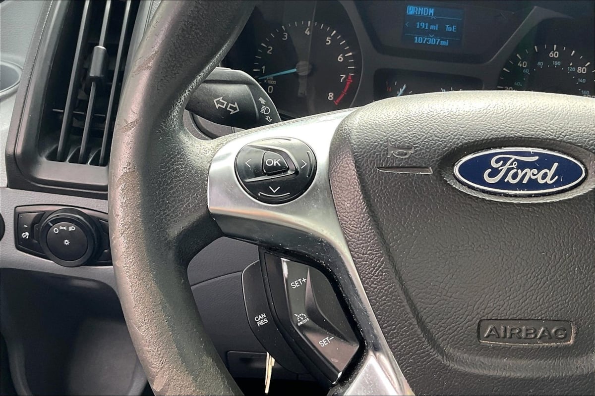 Ford Transit photo 18