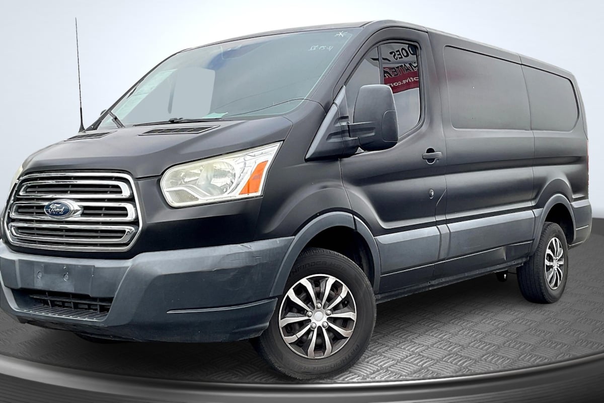 Ford Transit photo 12