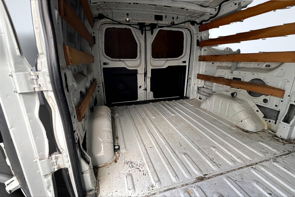 Ford Transit photo 27