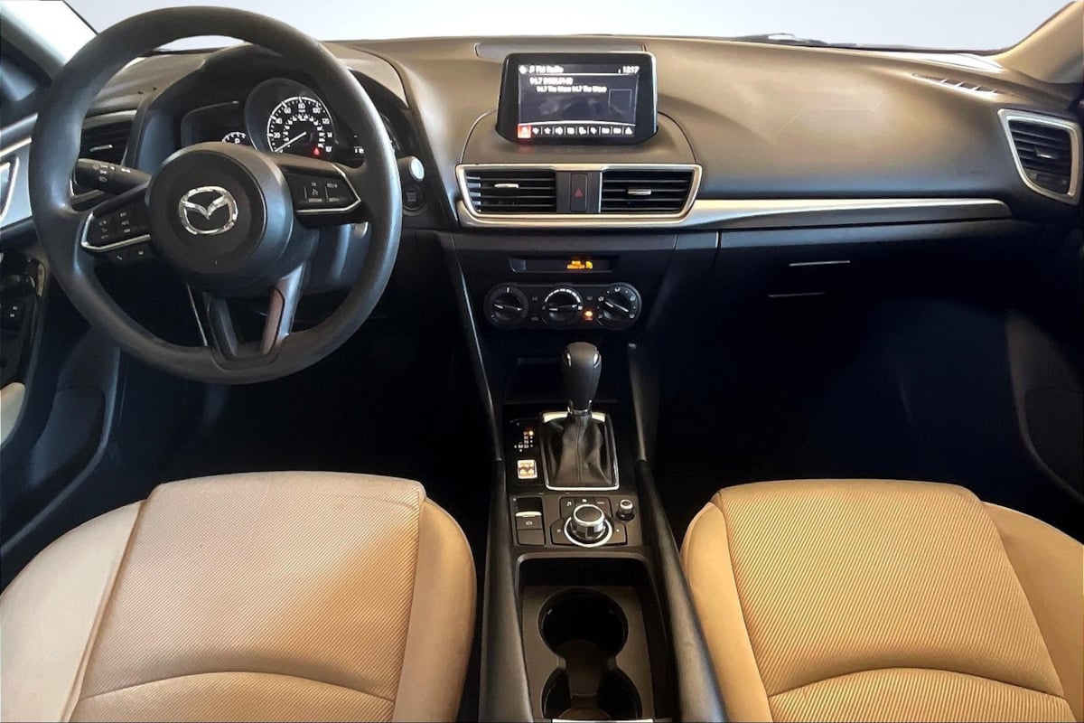 Mazda Mazda3 photo 16