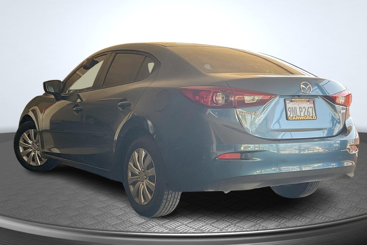 Mazda Mazda3 photo 2