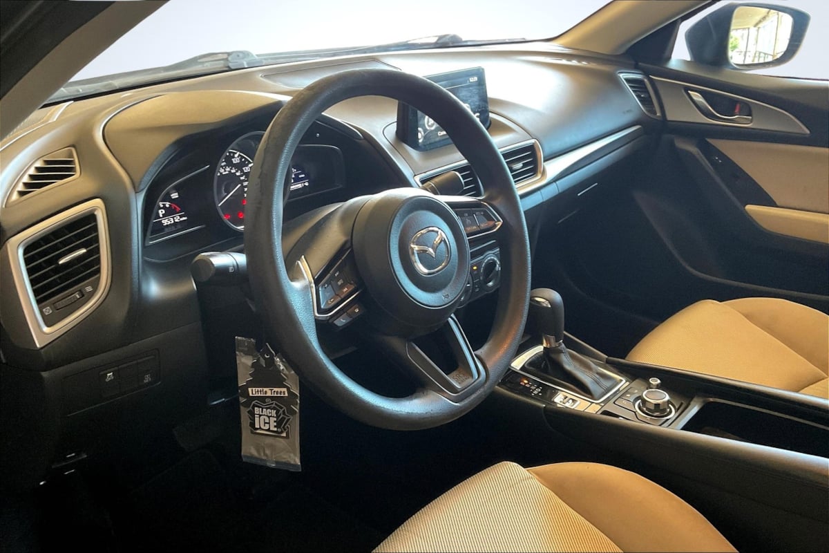 Mazda Mazda3 photo 14