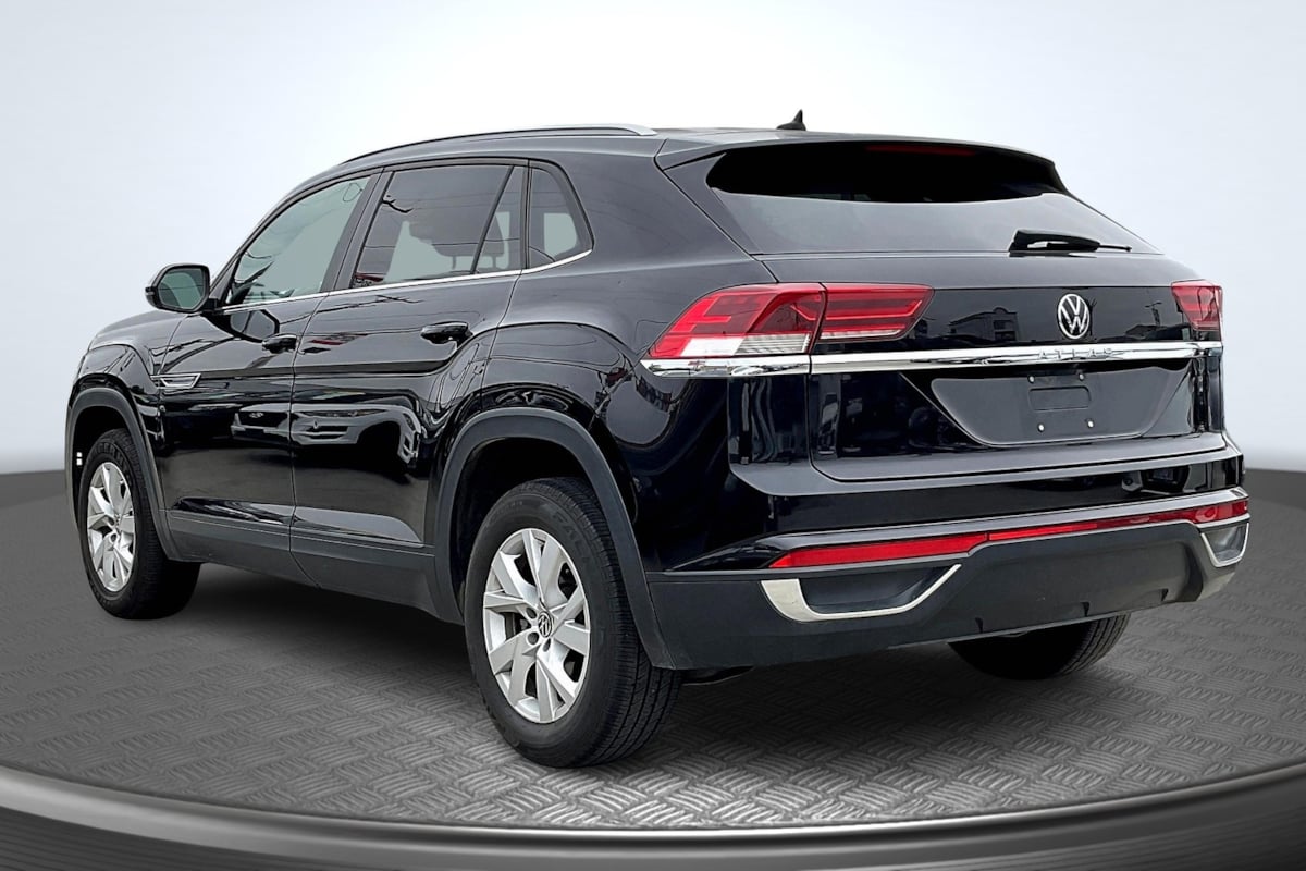 2020 Volkswagen Atlas Cross Sport photo 2