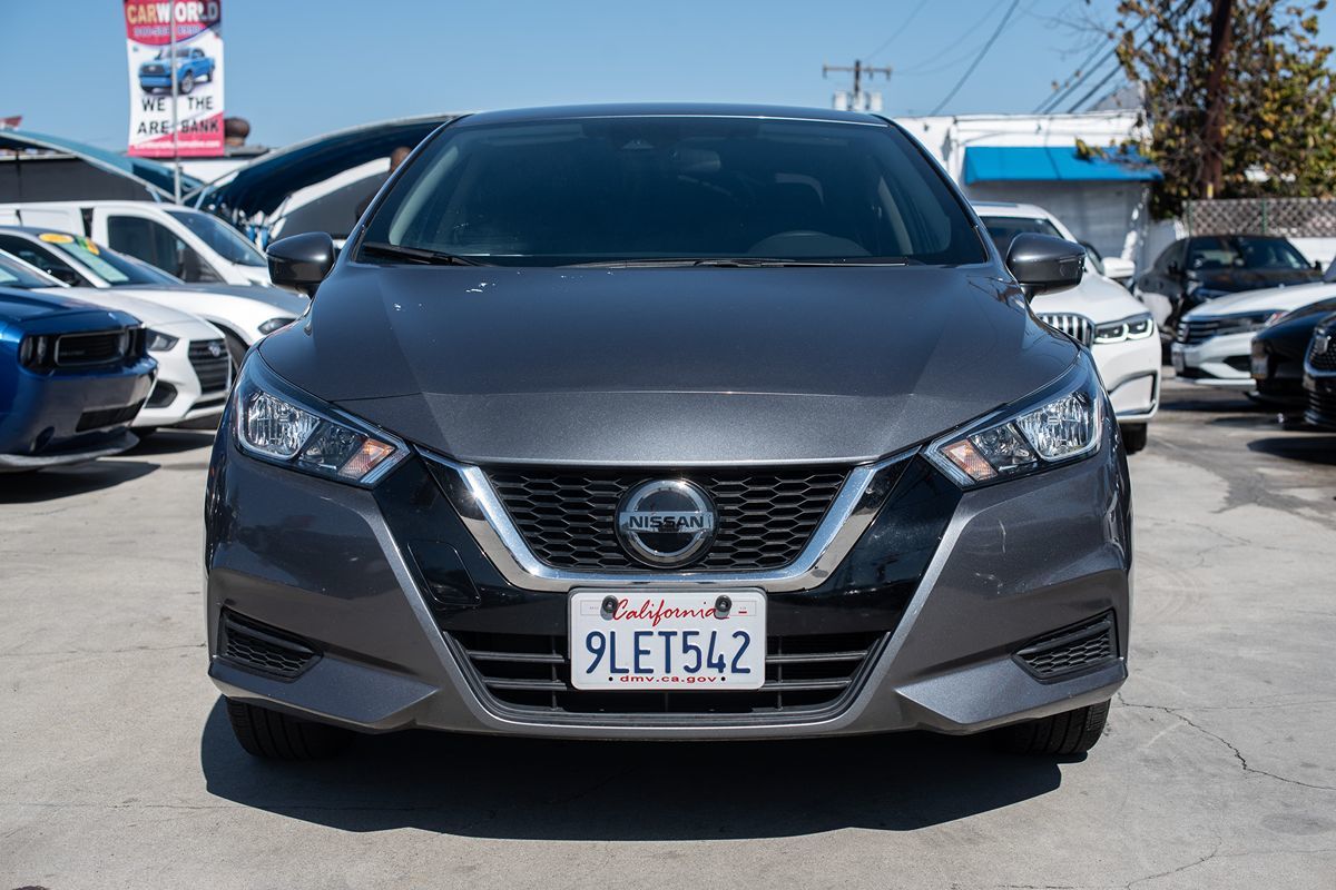 2021 Nissan Versa SV photo 2