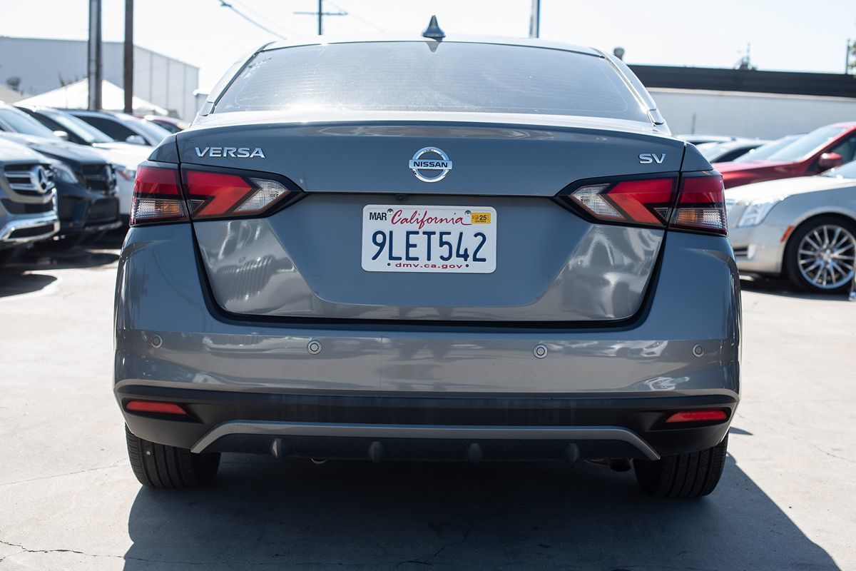 2021 Nissan Versa SV photo 4