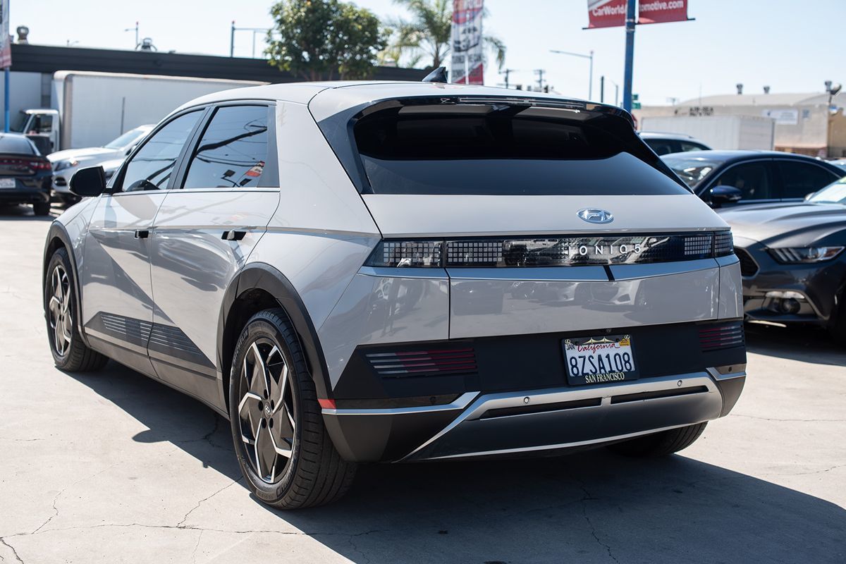 2022 Hyundai IONIQ 5 SE - Photo 6